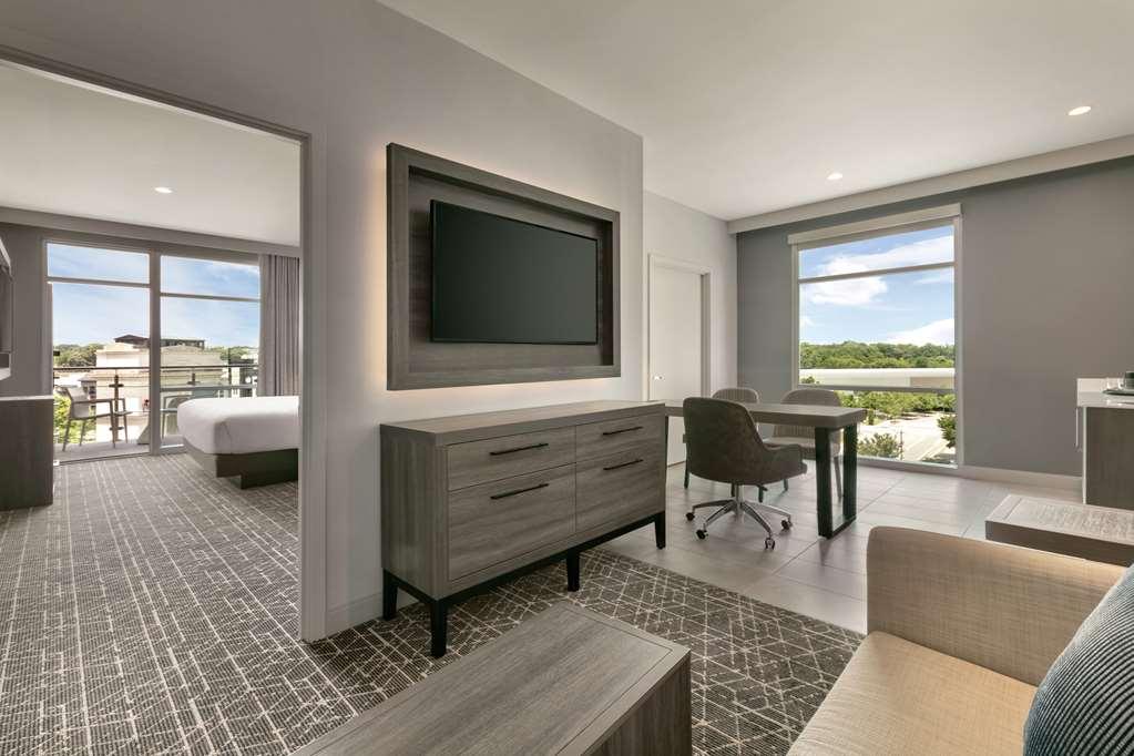 Embassy Suites By Hilton Atlanta Midtown الغرفة الصورة
