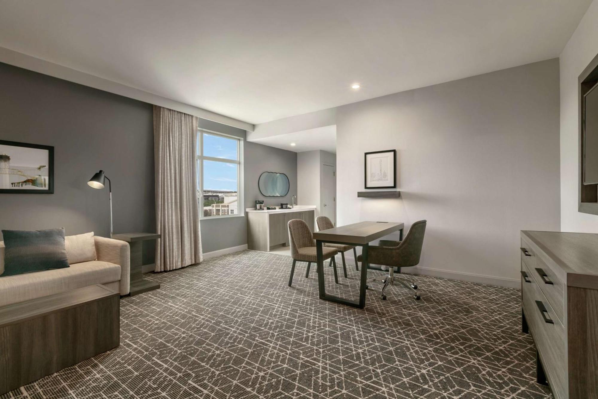 Embassy Suites By Hilton Atlanta Midtown المظهر الخارجي الصورة